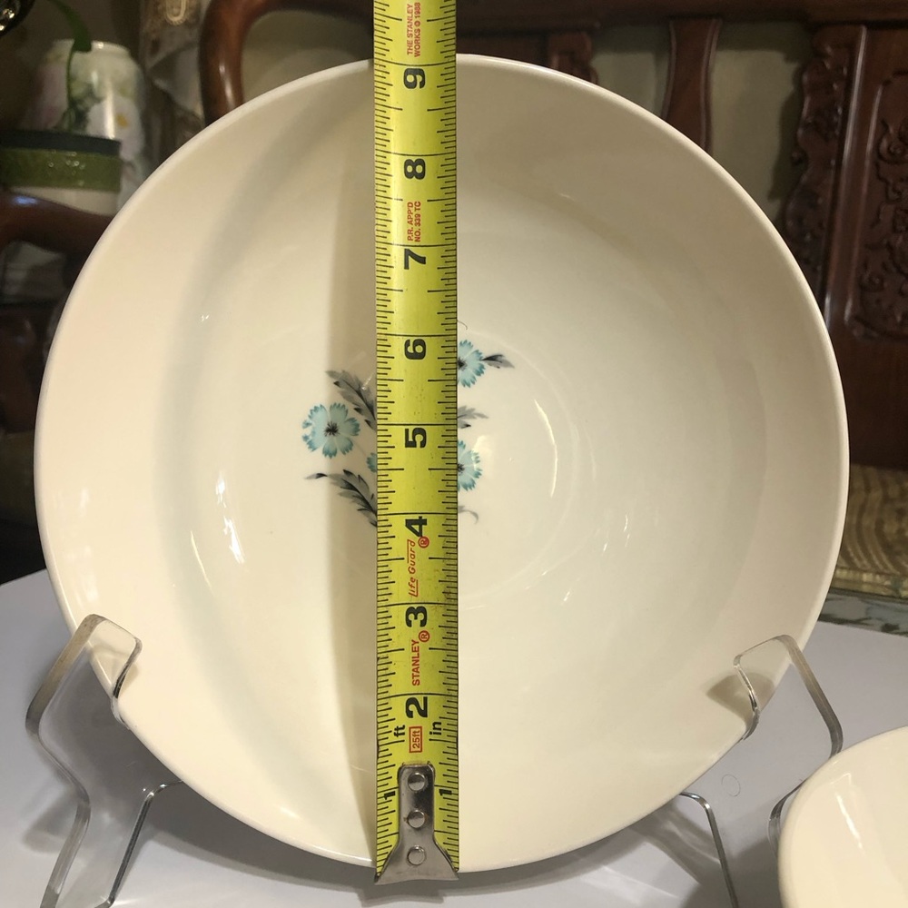 Set of 2 TST393 by Taylor, Smith & T (TS&T) Vegetable Serving Bowls 8", 9¼" - Picture 4 of 4